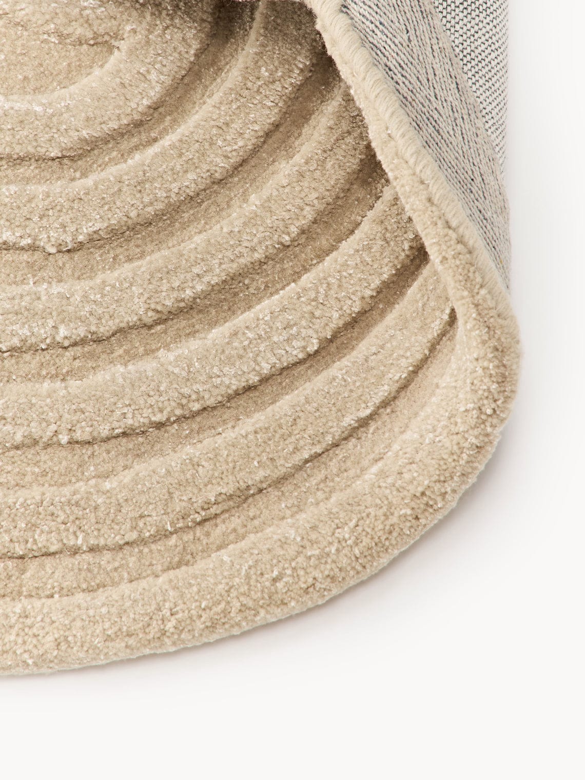 Creem Interlock High-Low Hand Tufted Wool Rug | Luxury Modern Carpet